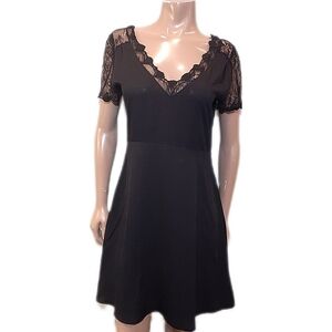 Axara Paris Fit & Flare Dress Short Sleeve Scalloped Black Lace LBD Size Large